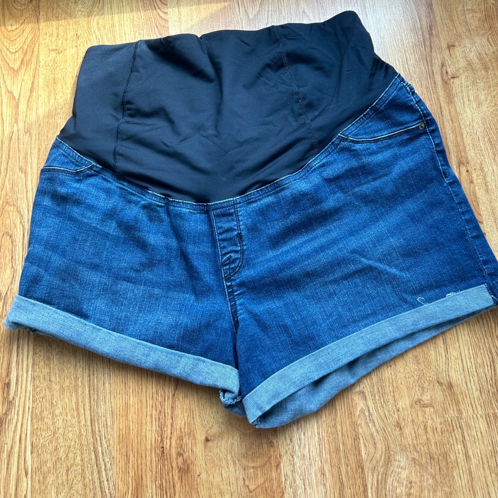 Isabel Maternity over the belly denim shorts size 18